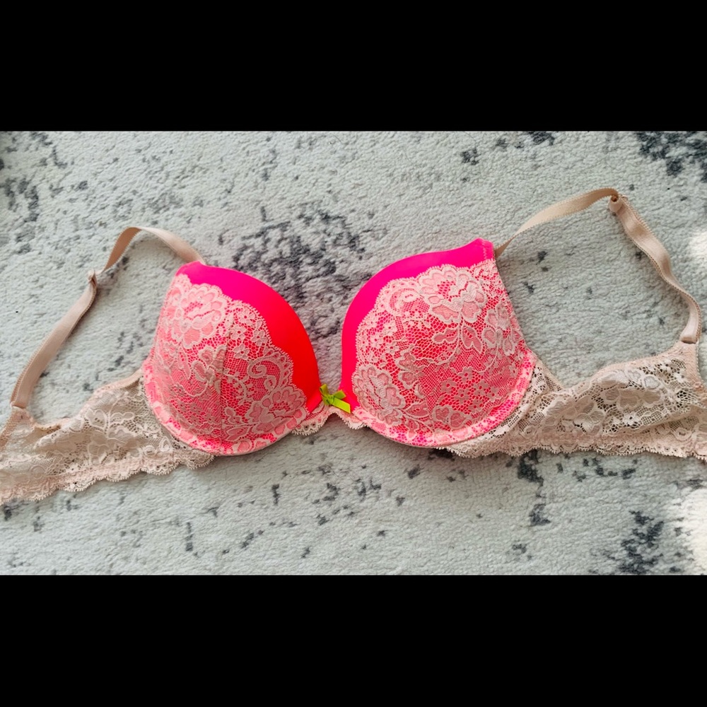 VS Dream Angels Push-Up Bra. Hot pink with white/cream lace and rhinestones. 34C